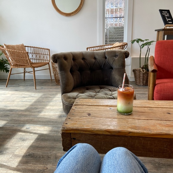 Meet your Posher, Stephanie - Picture 1 of 1